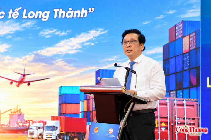 Ông Vũ Ngọc Long, Giám đốc Sở Công Thương Đồng Nai, chỉ ra những điểm nghẽn về hạ tầng và chi phí logistics, ảnh hưởng đến năng lực cạnh tranh của doanh nghiệp khu vực phía Nam.