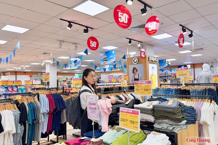 Co.opmart Vĩnh Long giảm giá đến 50% nhiều sản phẩm trong chương trình “30 năm đồng hành – Tri ân triệu niềm tin”, giúp người tiêu dùng tiết kiệm chi phí mua sắm.