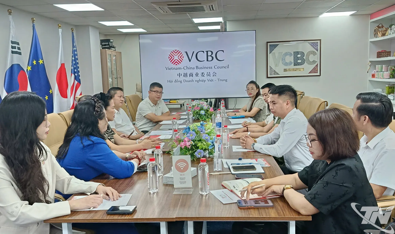Quang cảnh buổi làm việc.