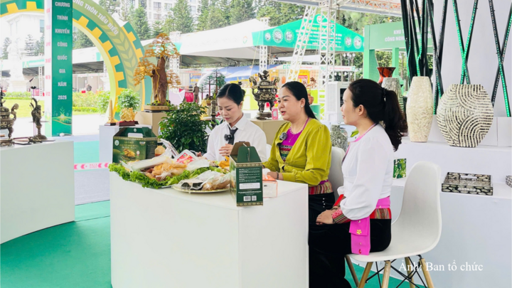 Bên cạnh hoạt động quảng bá trực tiếp, tại Hội chợ sẽ tổ chức livestream quảng bá sản phẩm tại hội chợ được bố trí nhằm tăng khả năng tiếp cận khách hàng và hỗ trợ doanh nghiệp giới thiệu thương hiệu